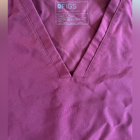 FIGS Casma Maroon - Picture 3 of 3